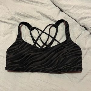 Lululemon Black zebra free to be wild bra size 8